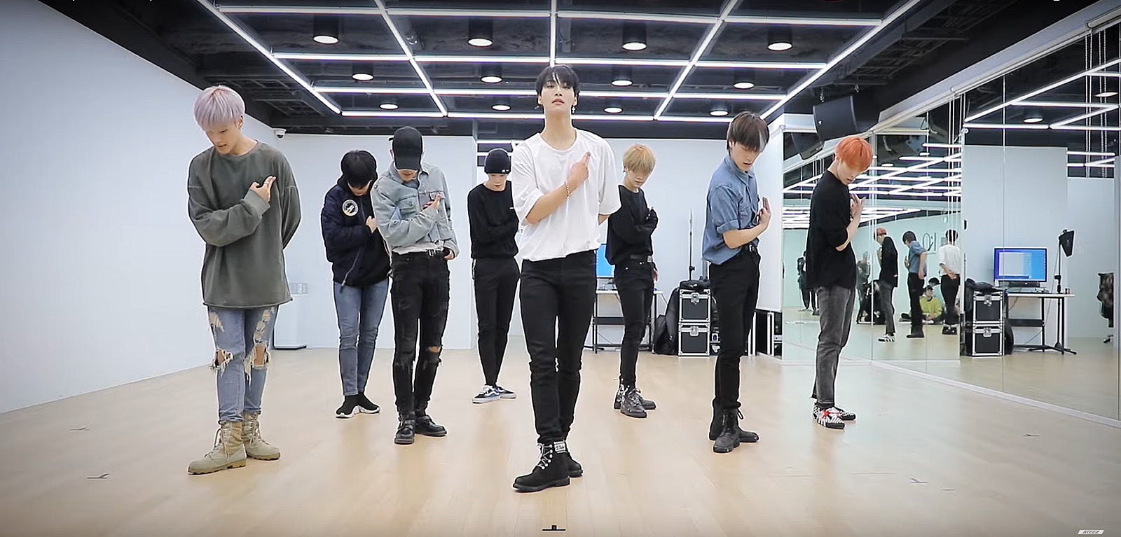 (Video) ATEEZ releases its training video on "WONDERLAND" - Kpopshop
