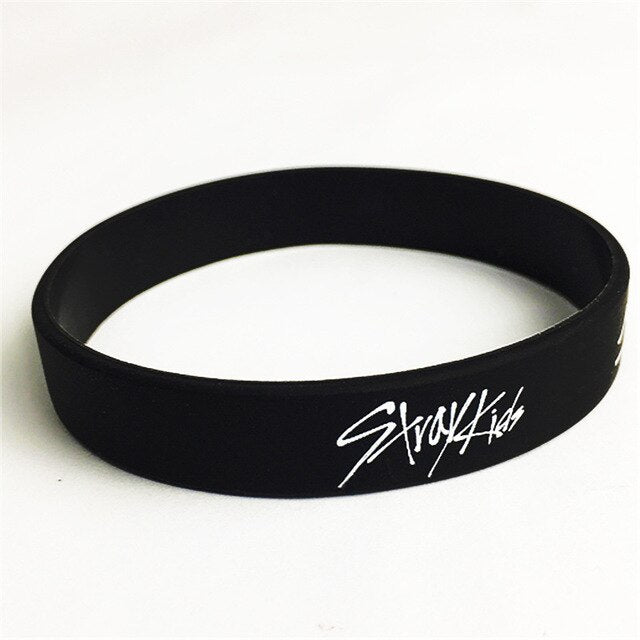 1 Pcs Kpop Stray Kids New Album Combination Name Logo Black Yellow Bracelet Character Silicone Bracelet Wrist Strap Accessories