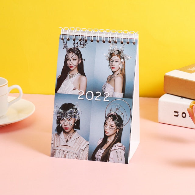 2022 KPOP Bangtan Boys  Seventeen Straykids Ateez Aespa Calendar Student Gifts