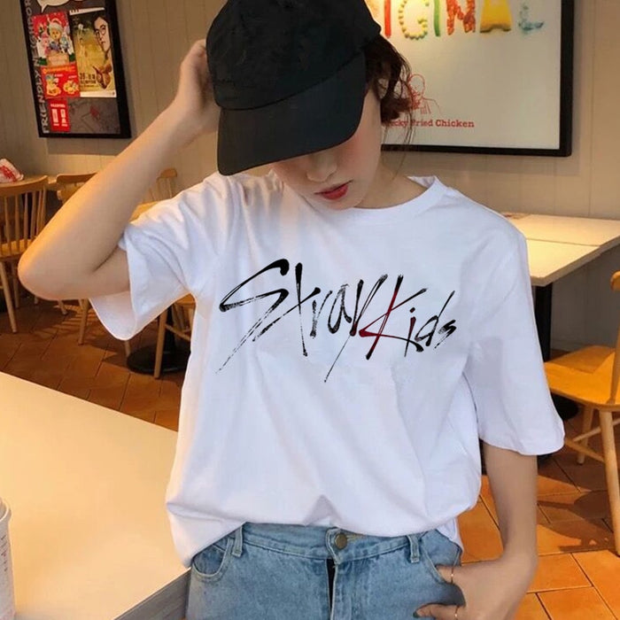 Stray Kids T-Shirt 90s Streetwear Summer T-shirts Stray Kids Women Top Female Hip Hop Clothes O-neck Casual Lady Tees Tops Shirts